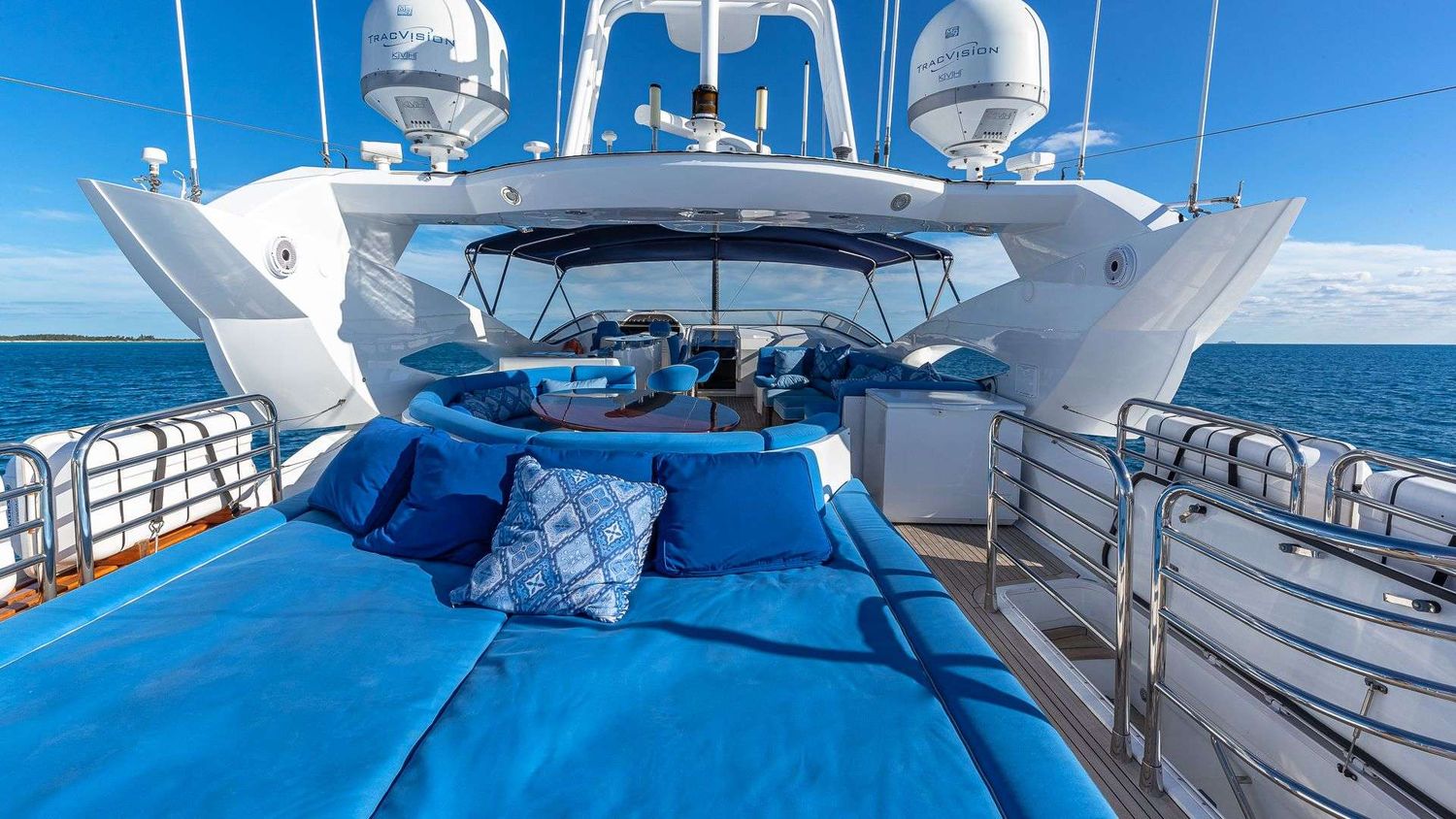yacht-550804