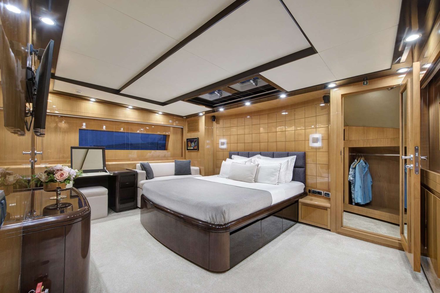 yacht-550696