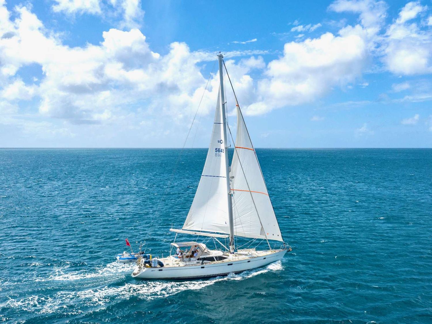 yacht-550380