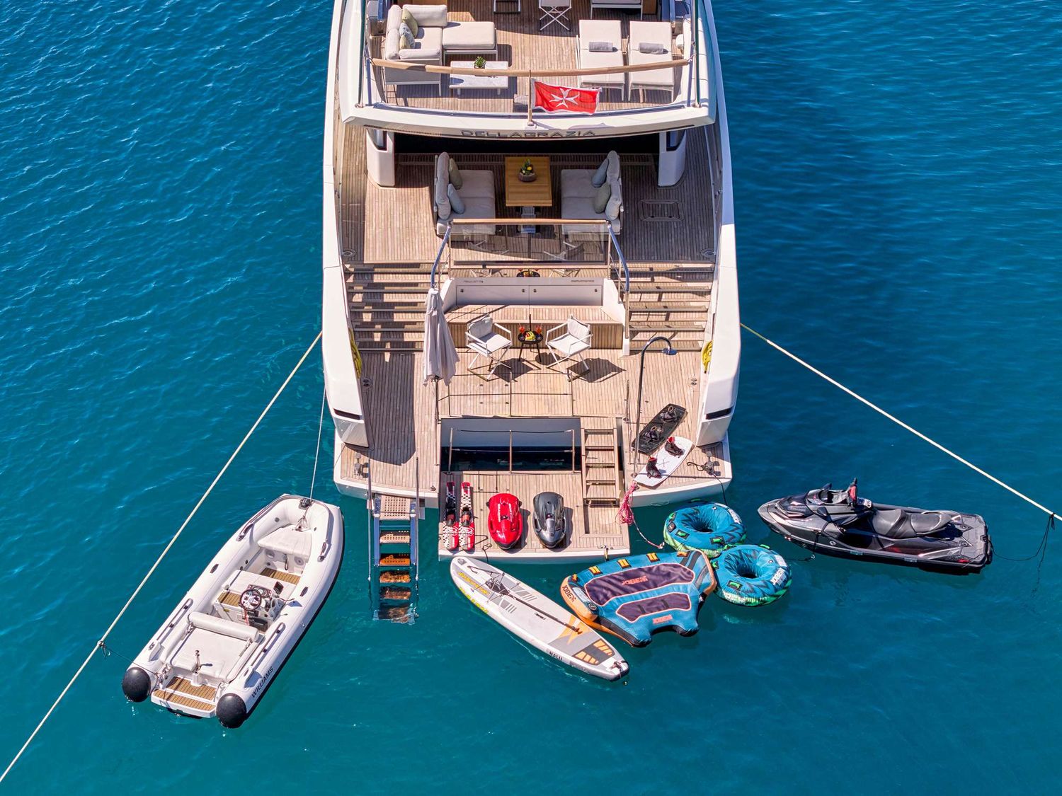 yacht-550454