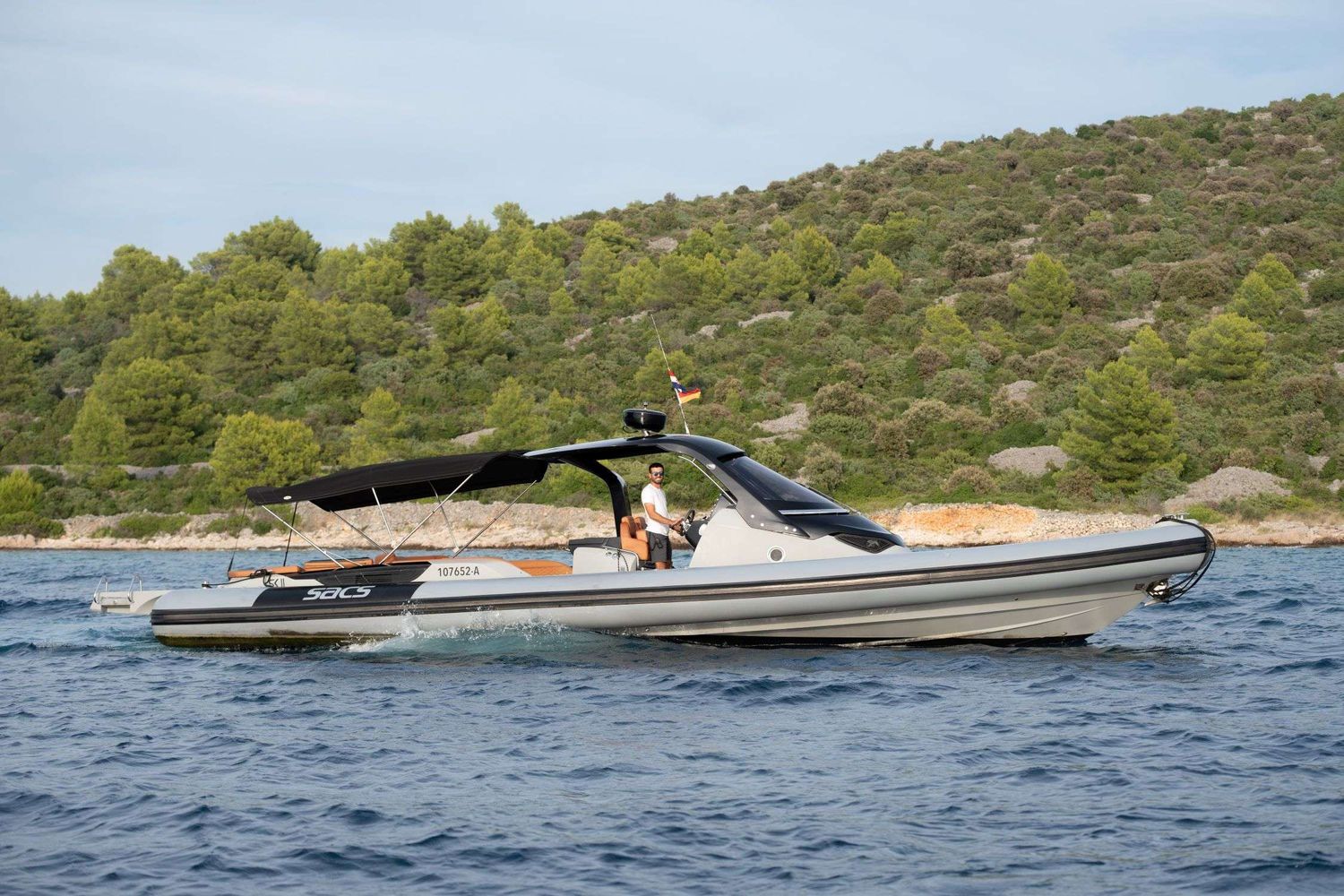 yacht-550246
