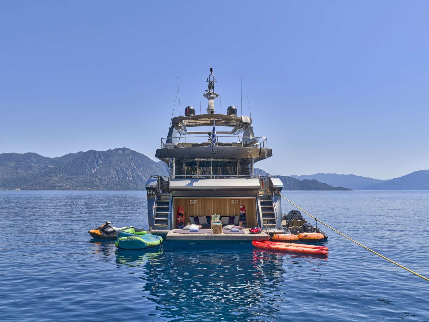 yacht-550863