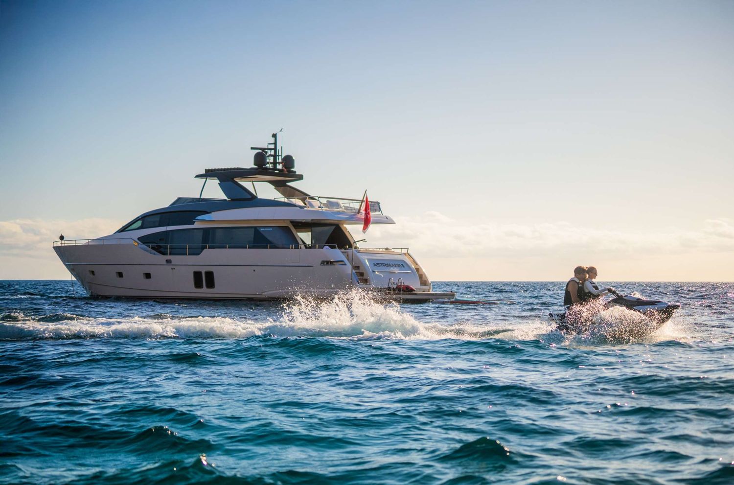 yacht-550287