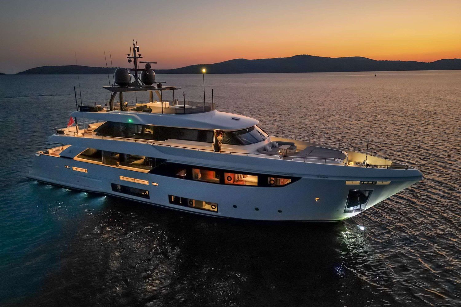 yacht-550243