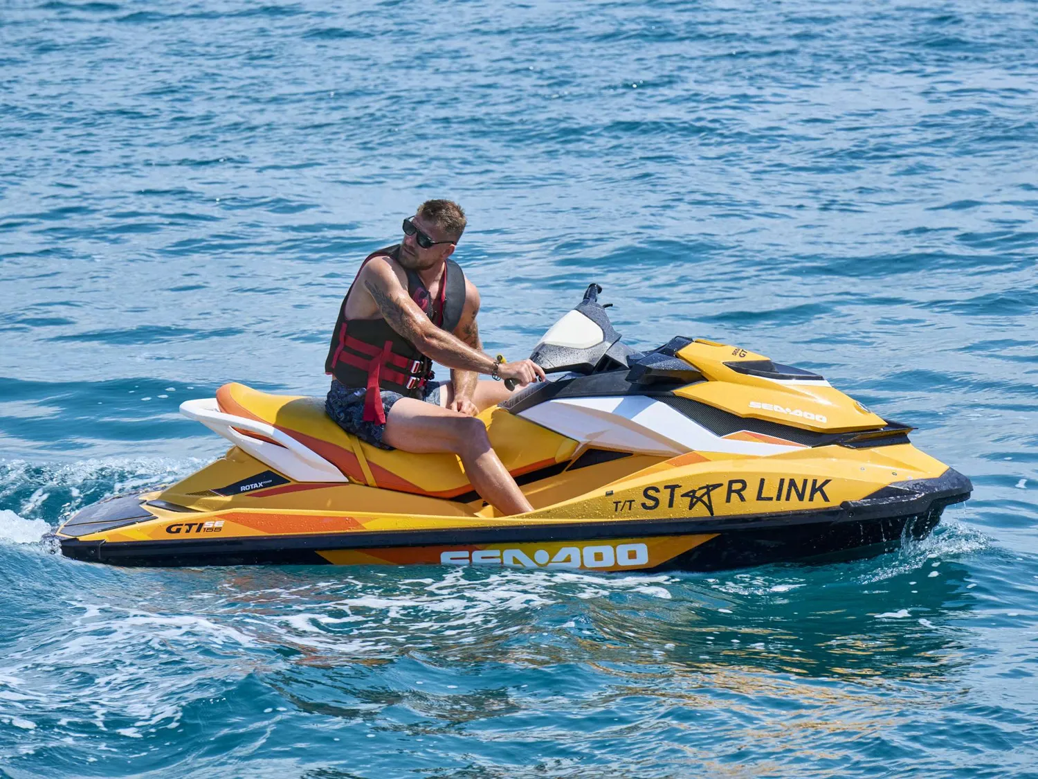 yacht-596885