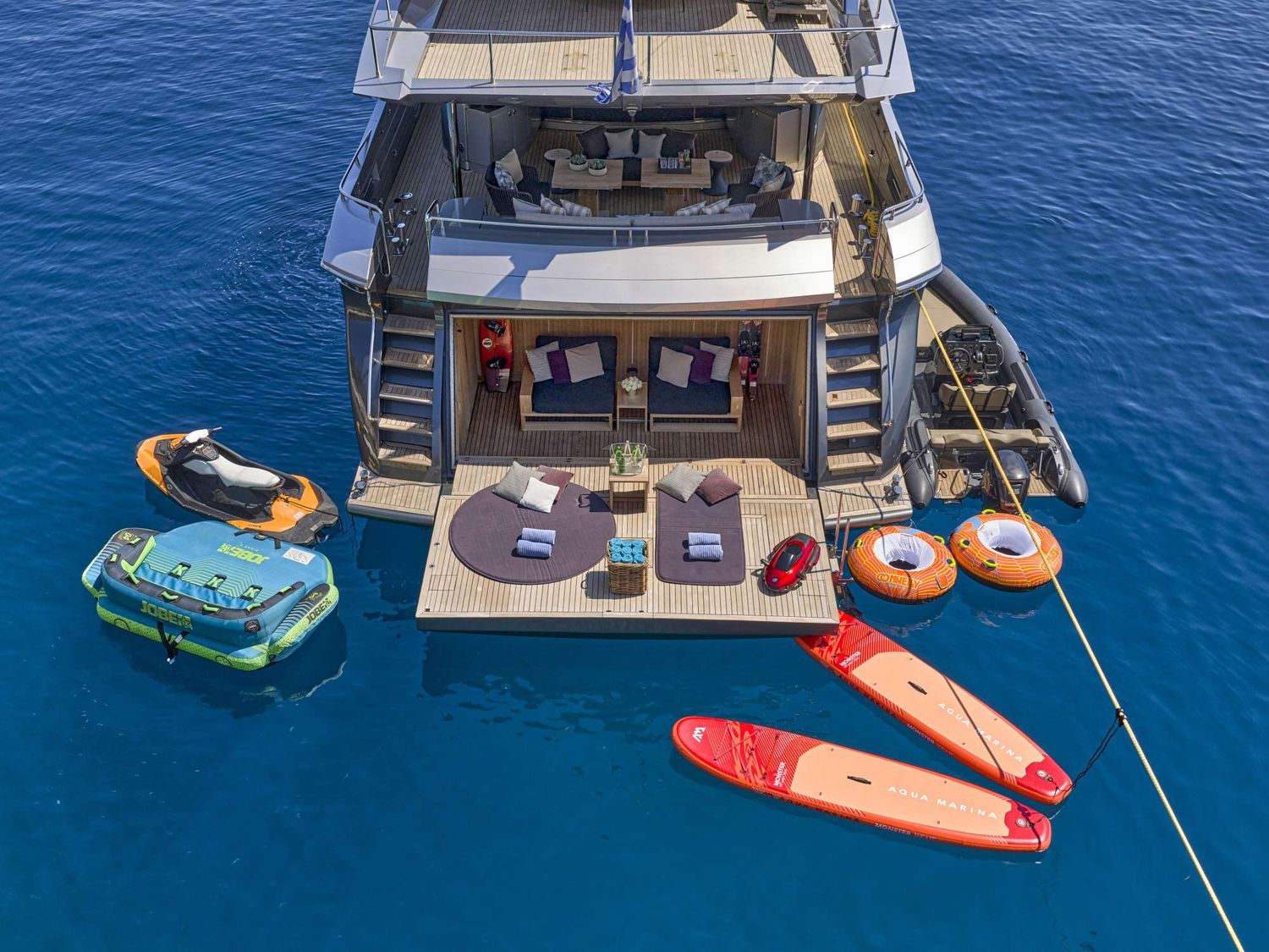 yacht-550871