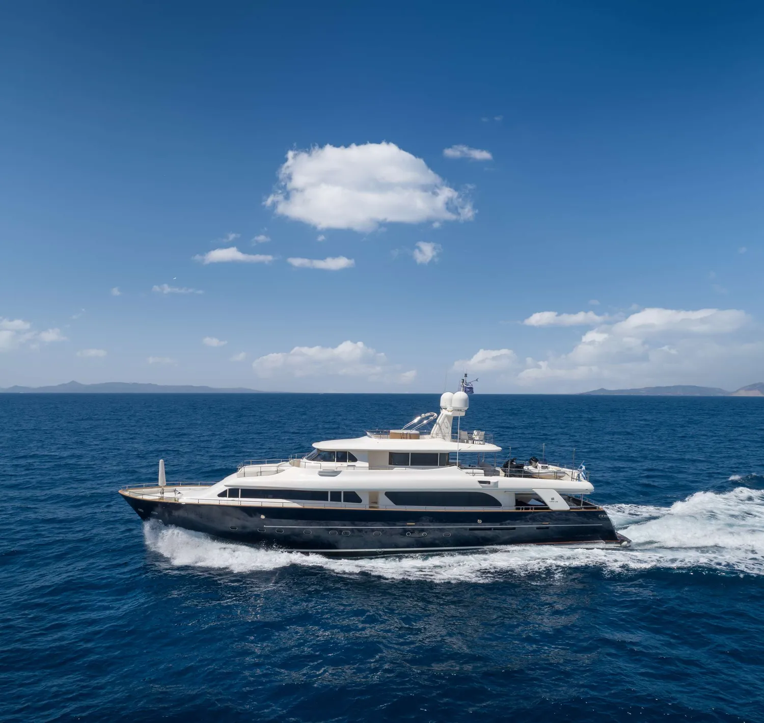 yacht-550745