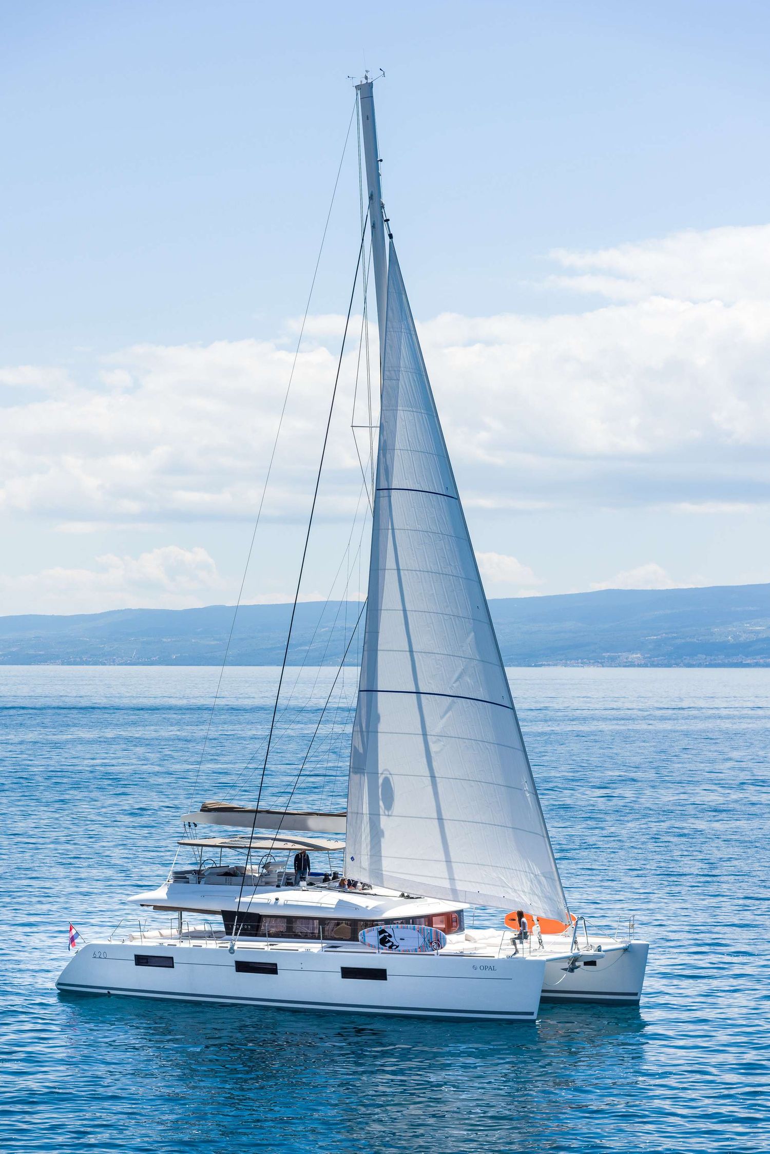 OPAL (LAGOON 620)