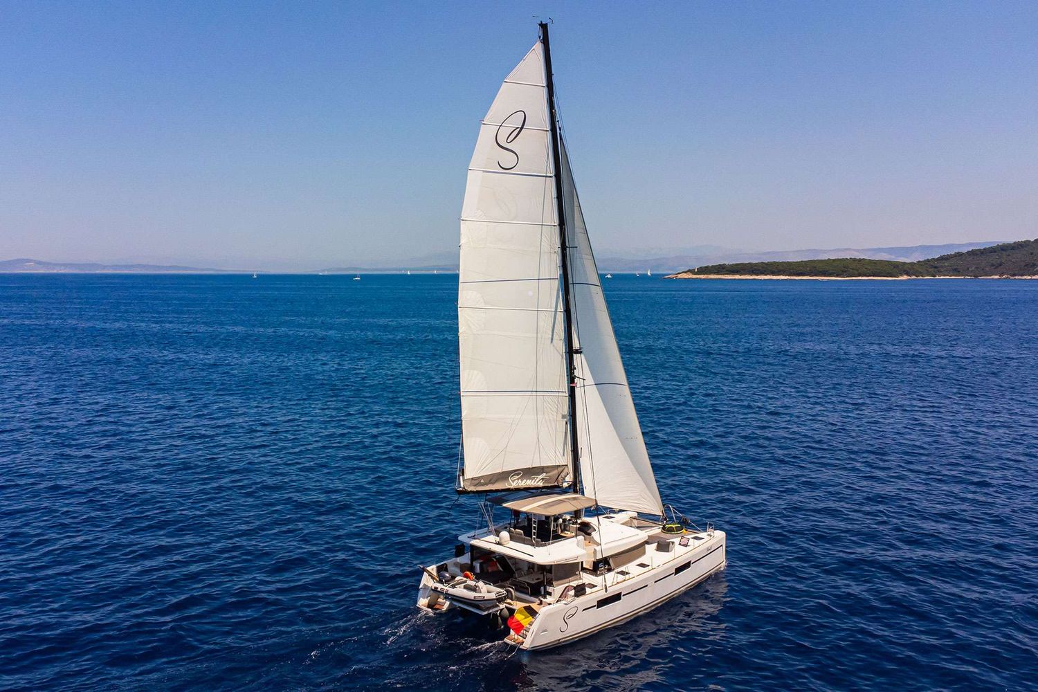 SERENITY (LAGOON 52F)