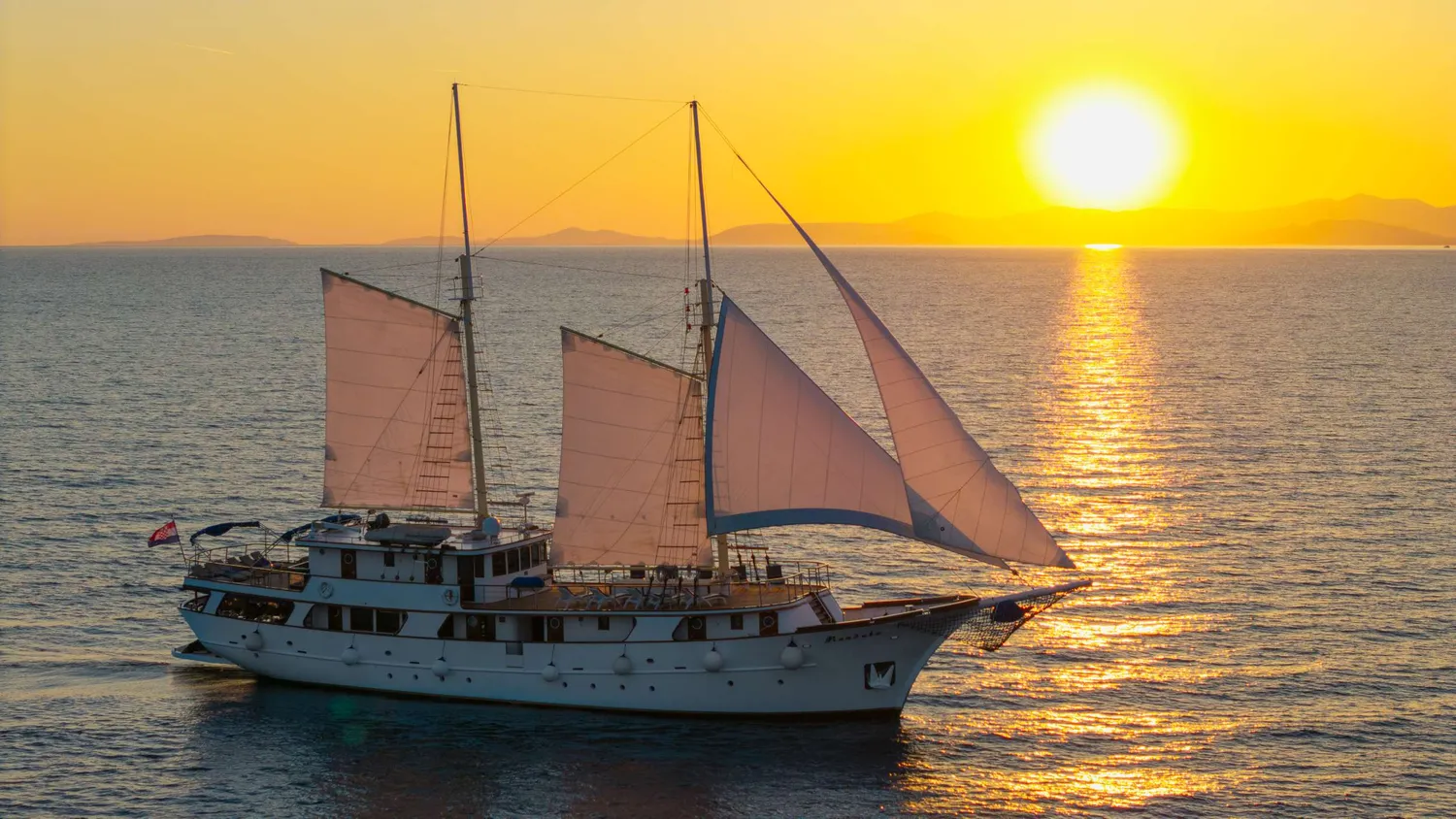 yacht-553348