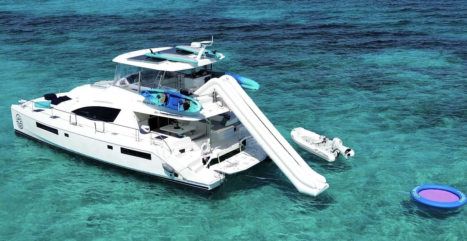 yacht-550638