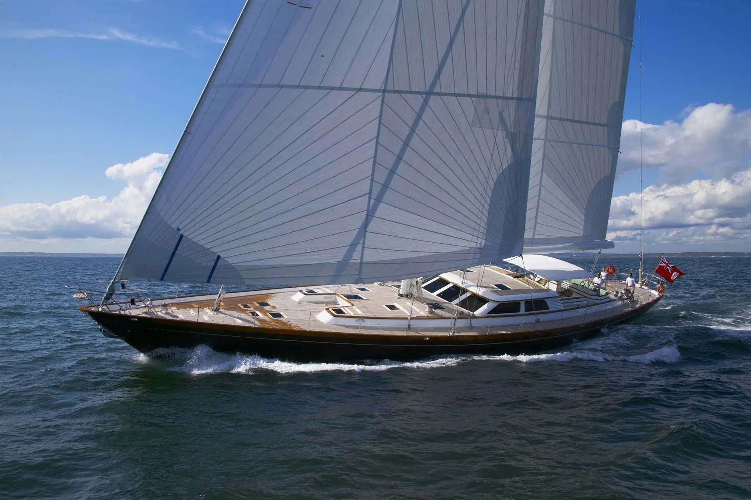 yacht-553493