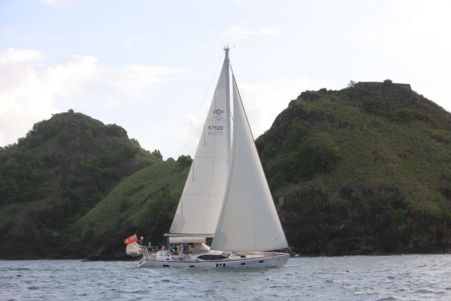 yacht-550343
