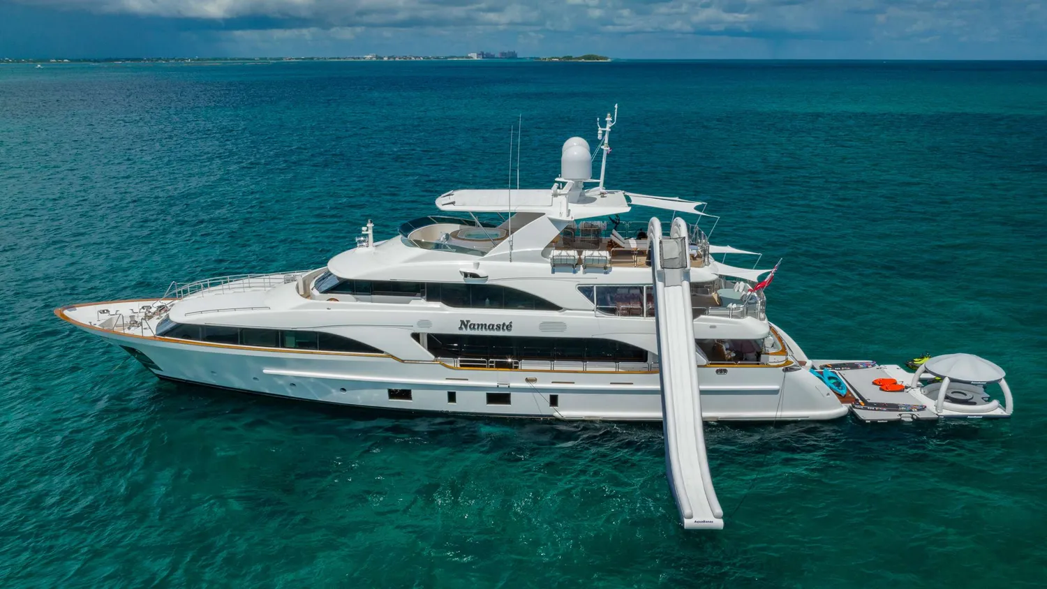 yacht-551999