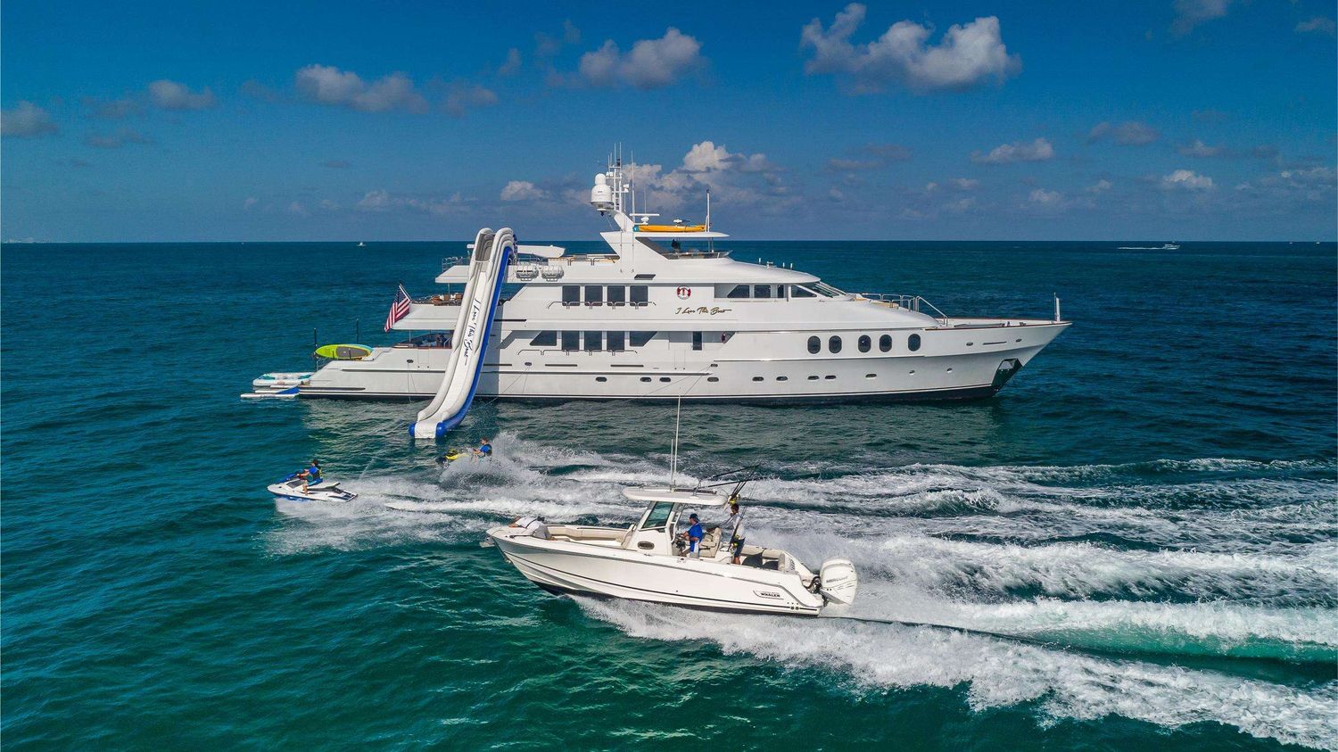 I LOVE THIS BOAT
