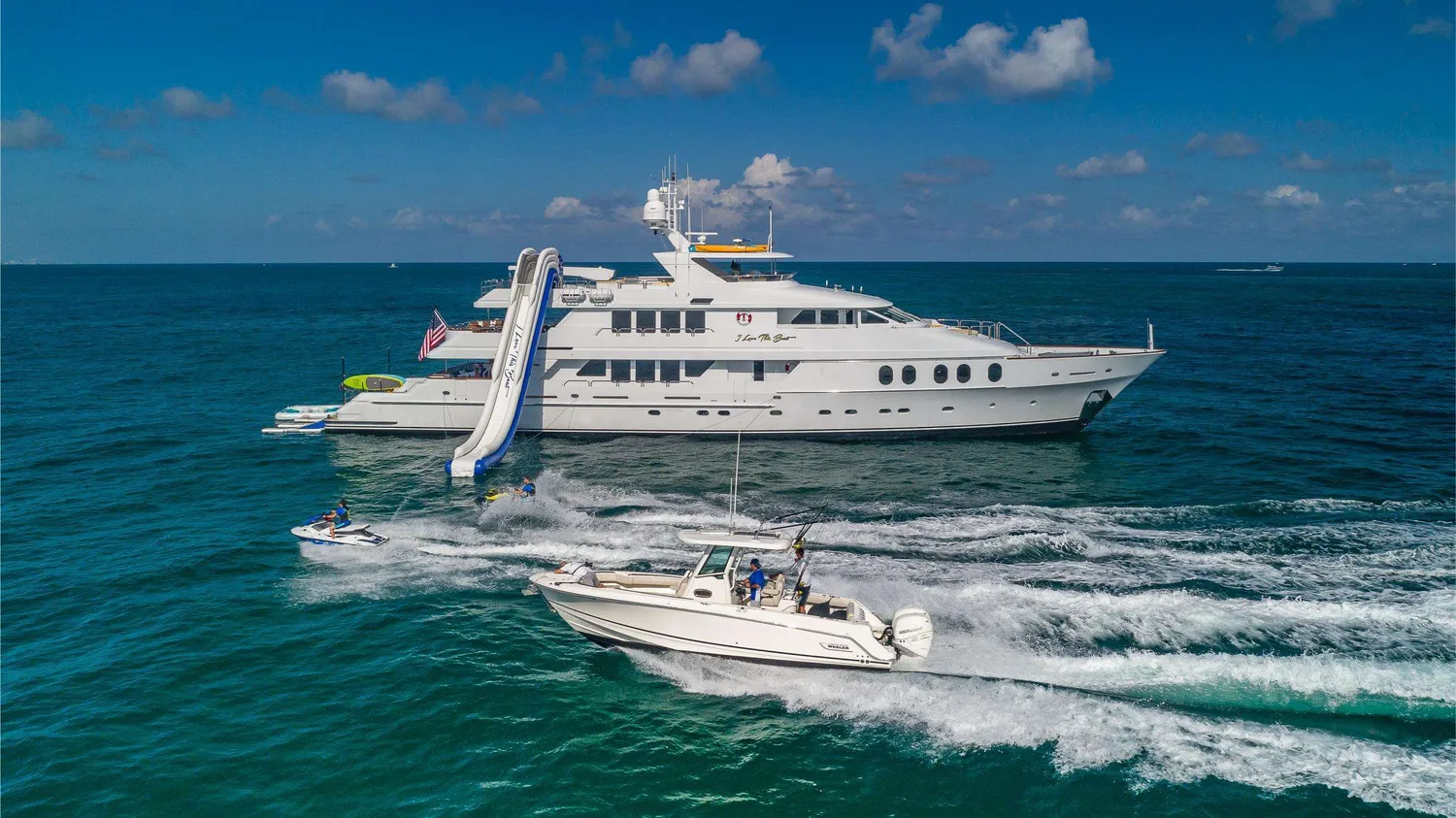I LOVE THIS BOAT