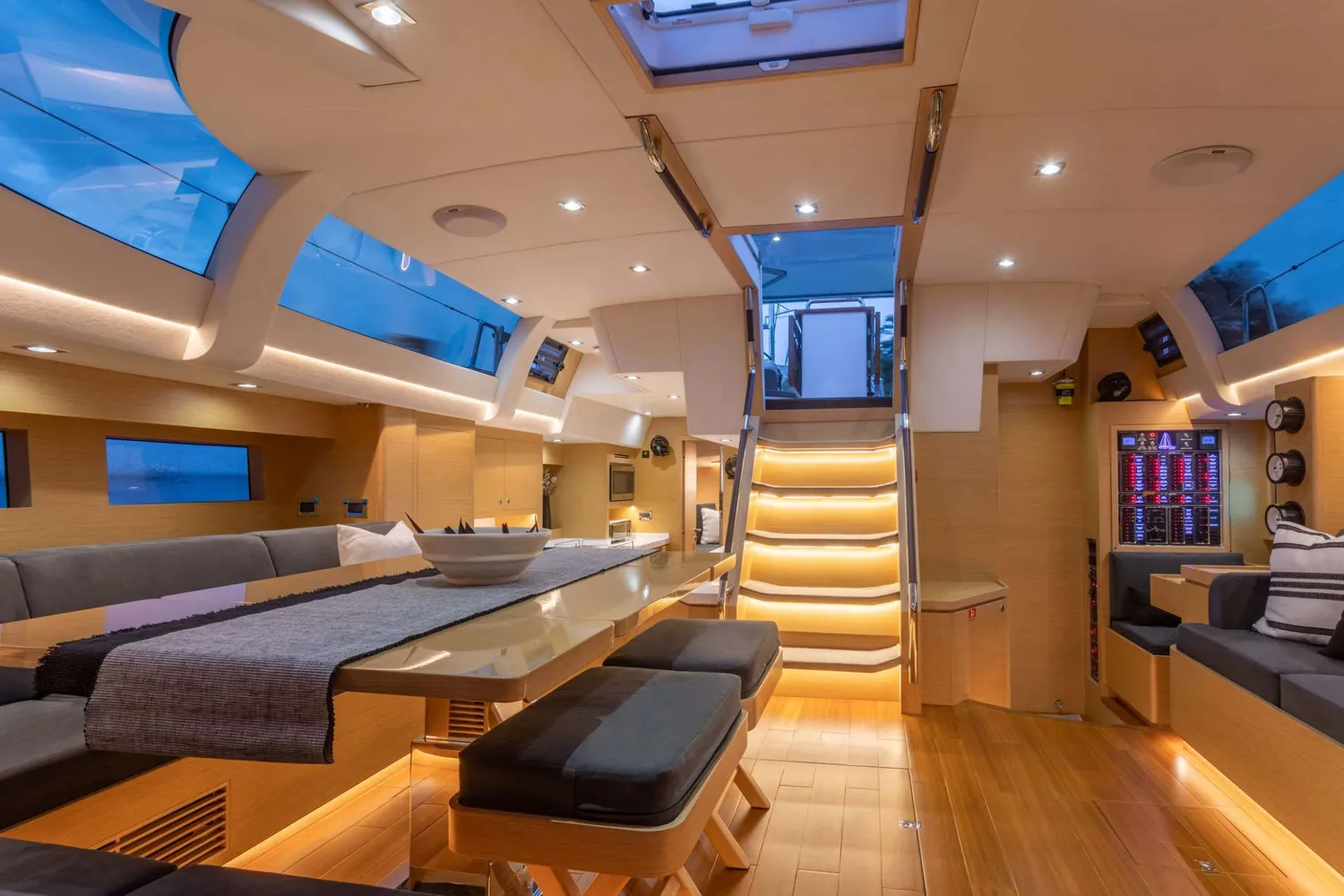 yacht-560051