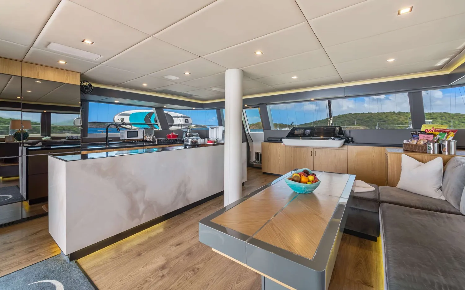yacht-570771