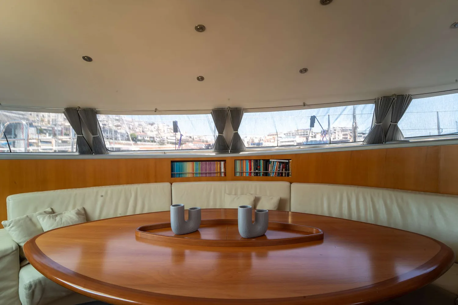 yacht-586625