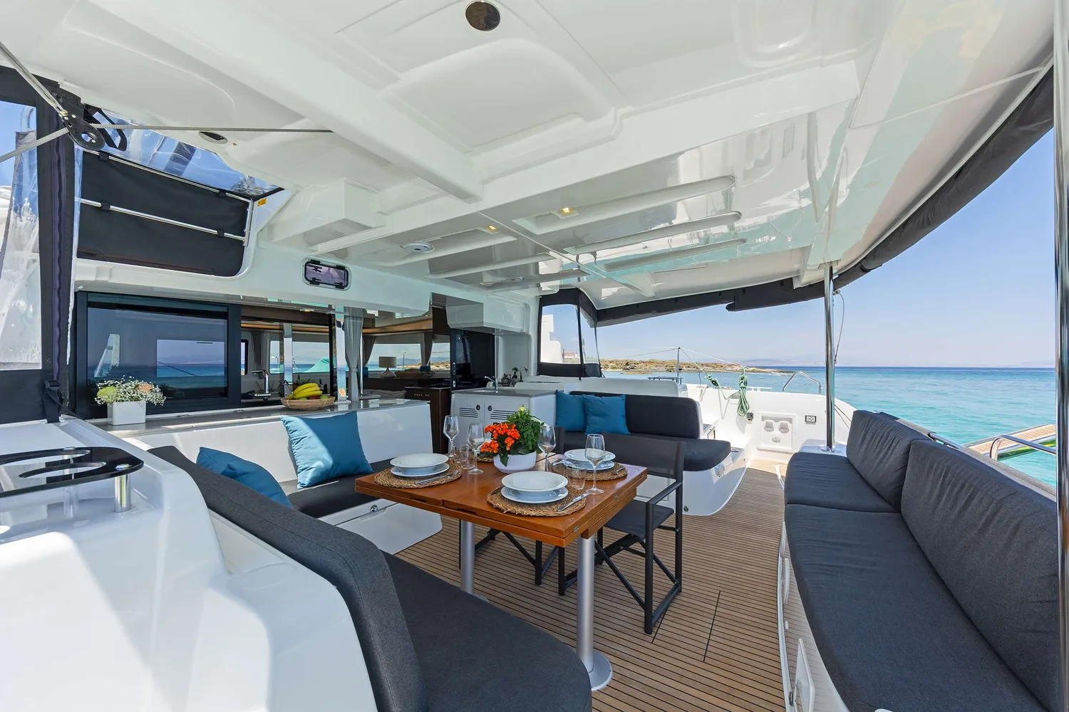 yacht-588669