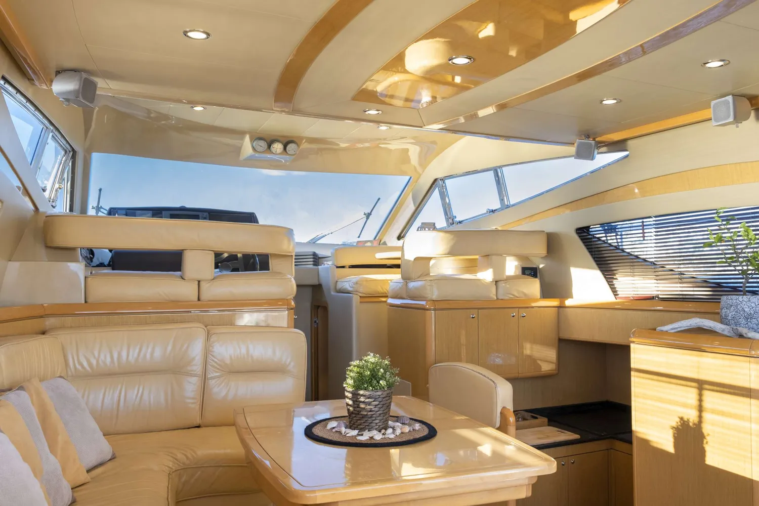 yacht-597438