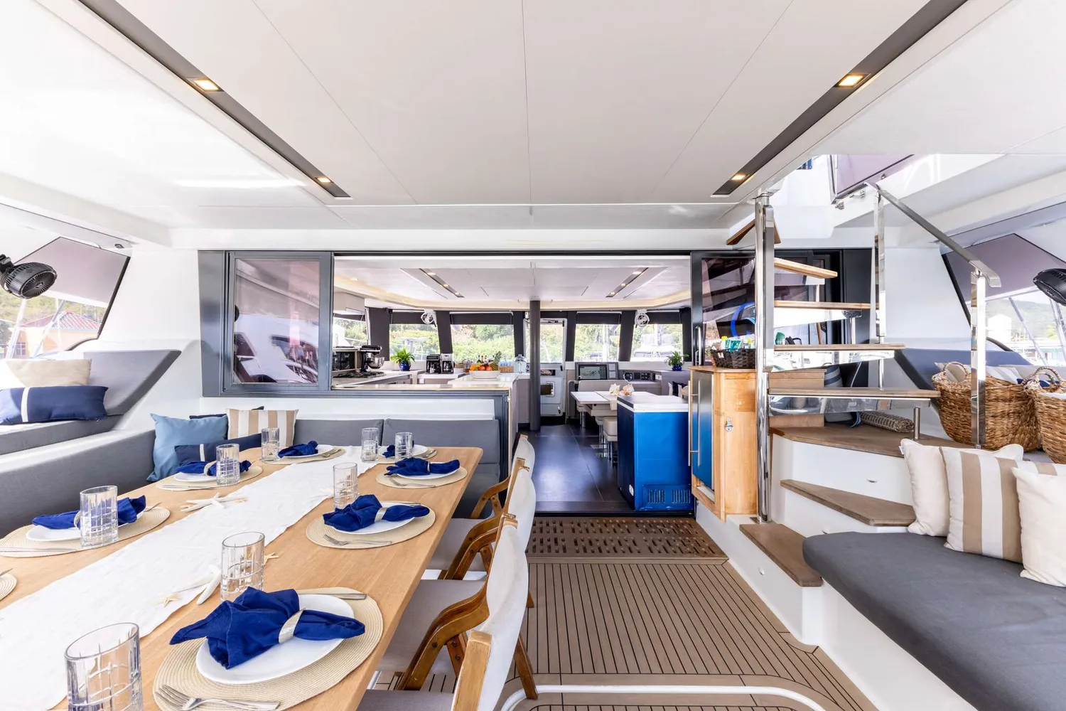 yacht-582019