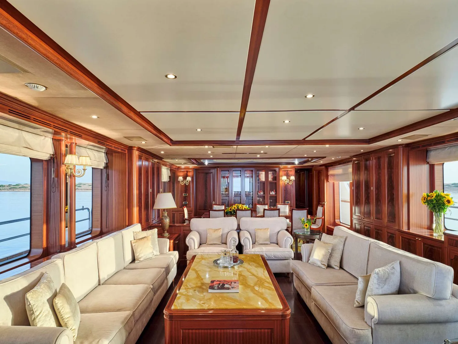 yacht-586329