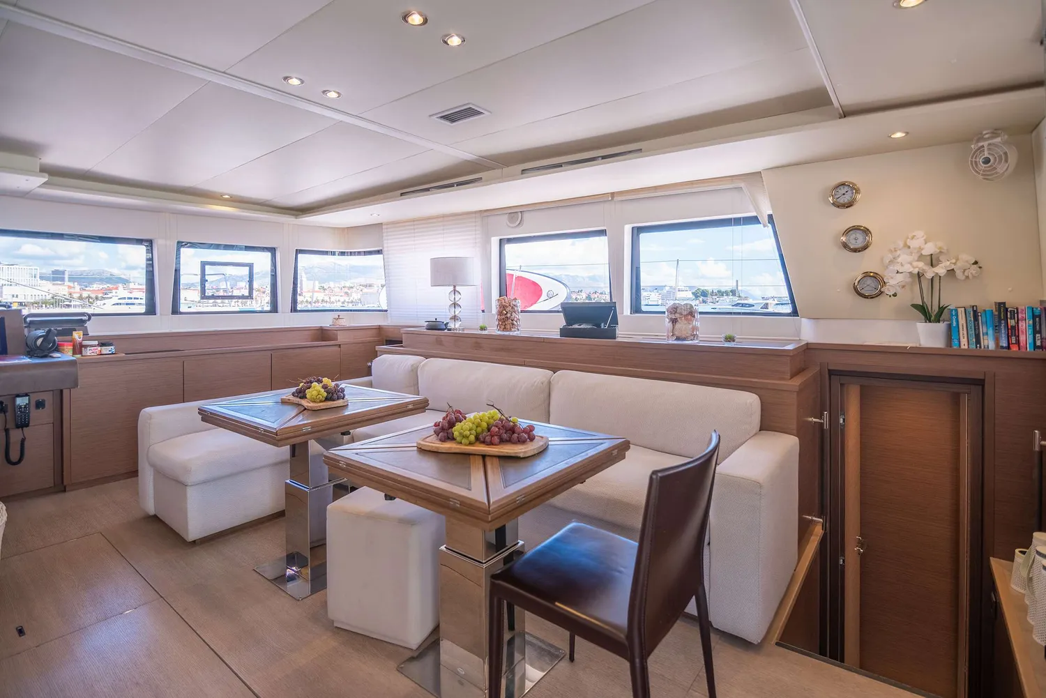 yacht-587904