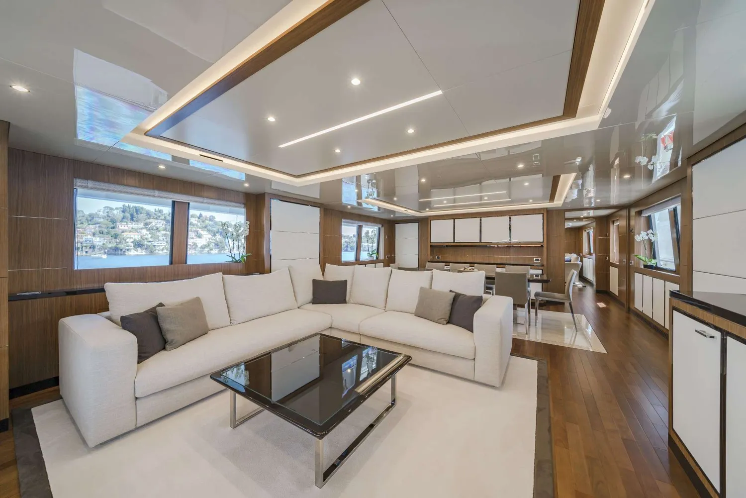 yacht-560072