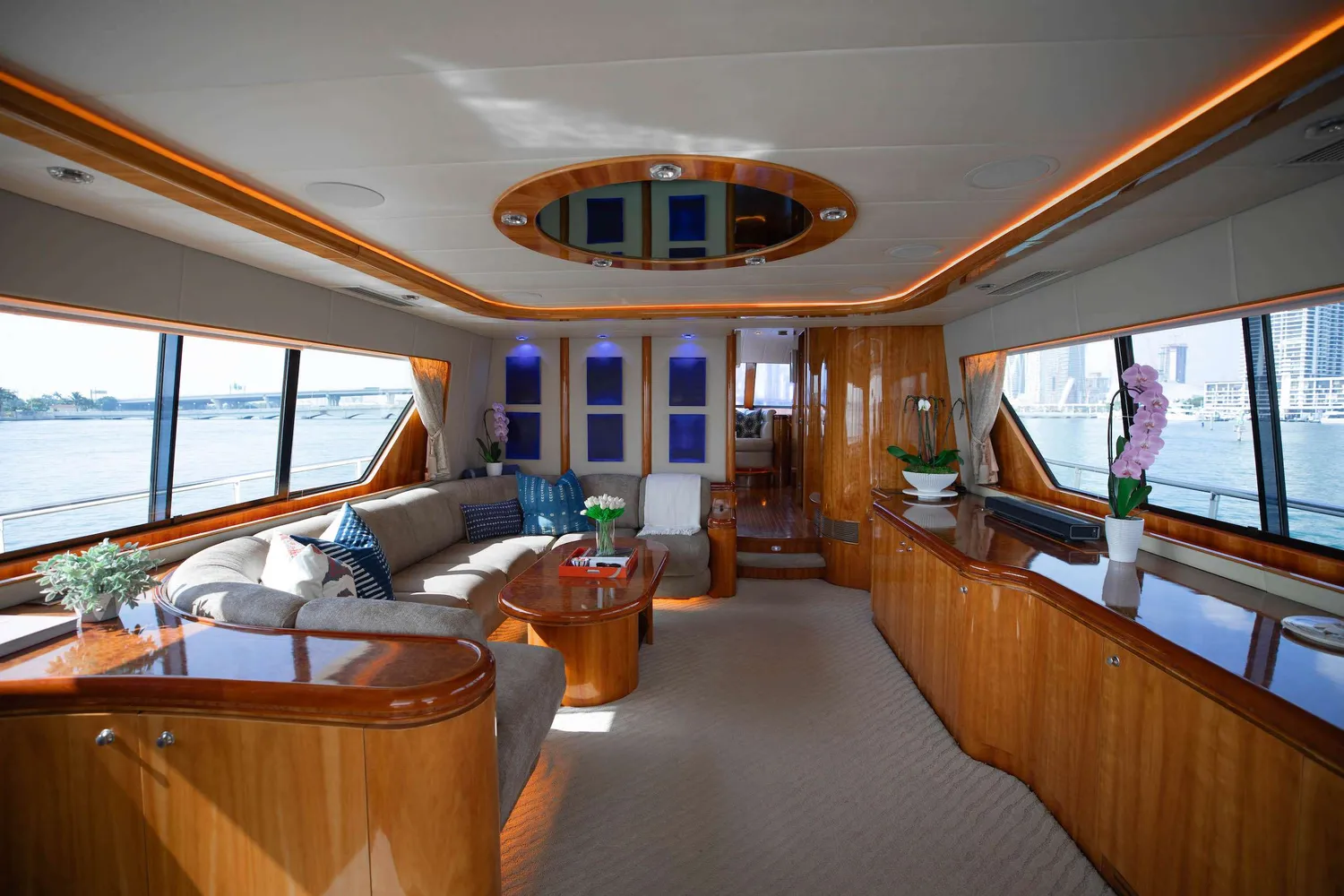 yacht-583285