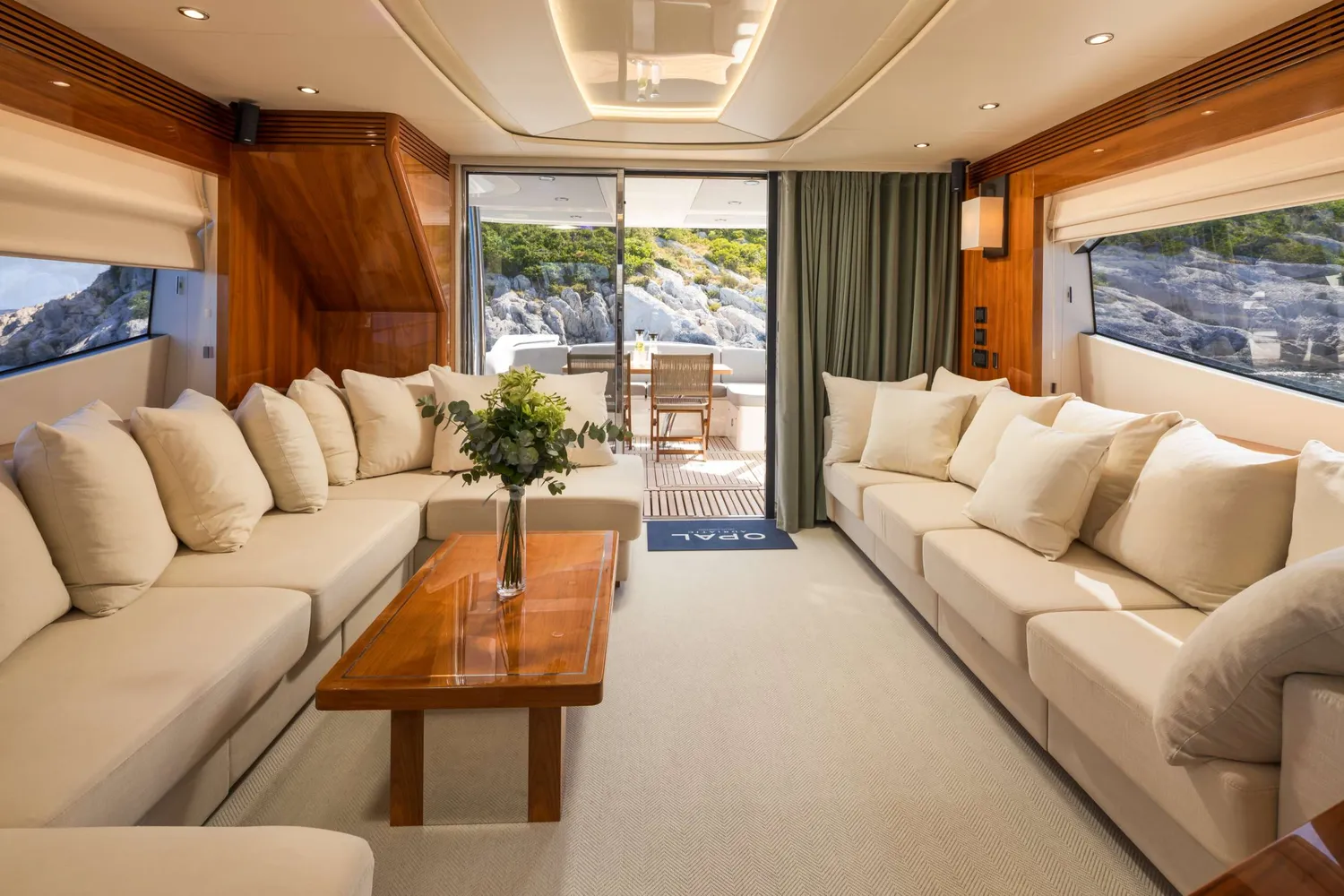 yacht-569508