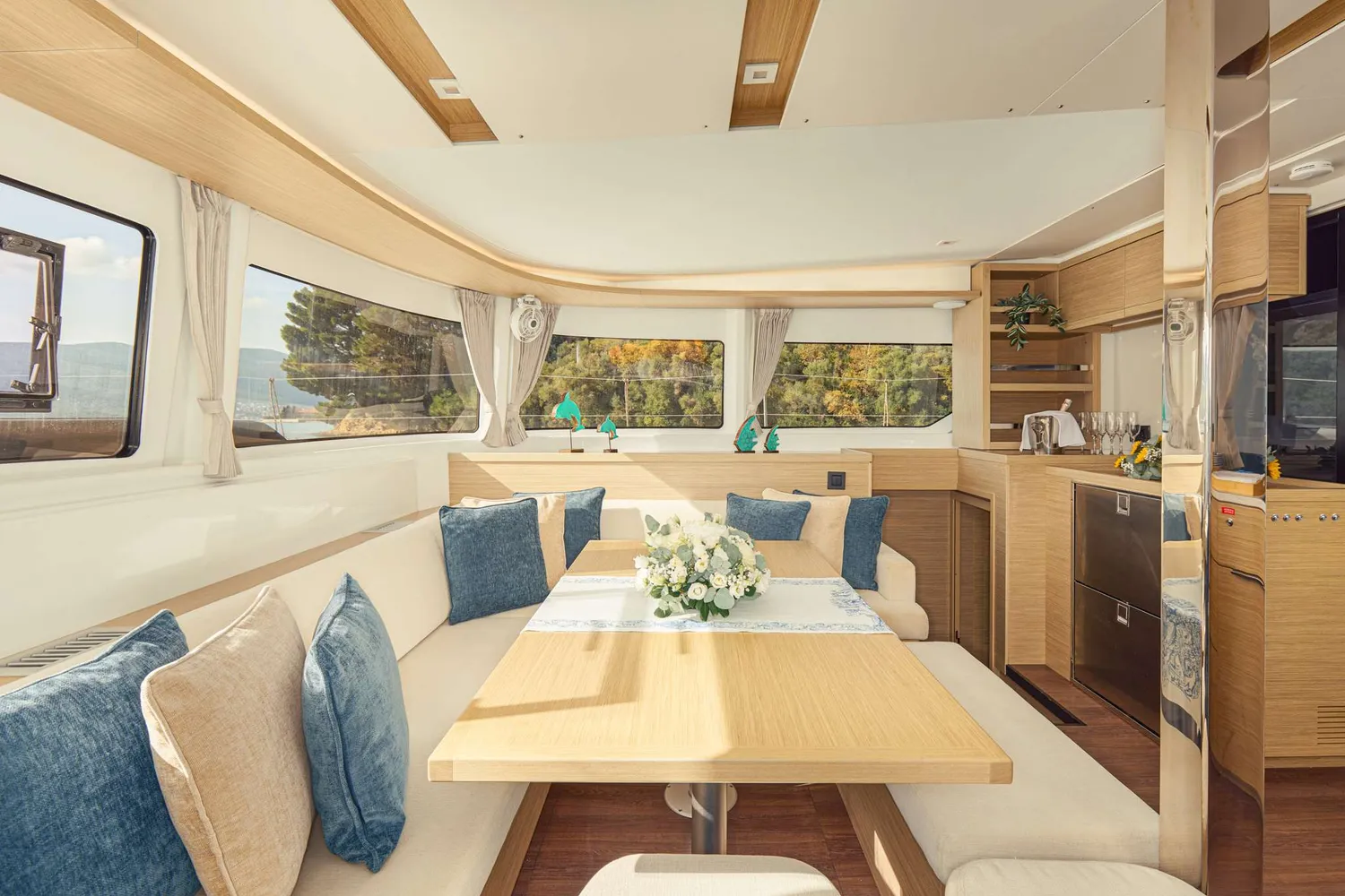 yacht-601859
