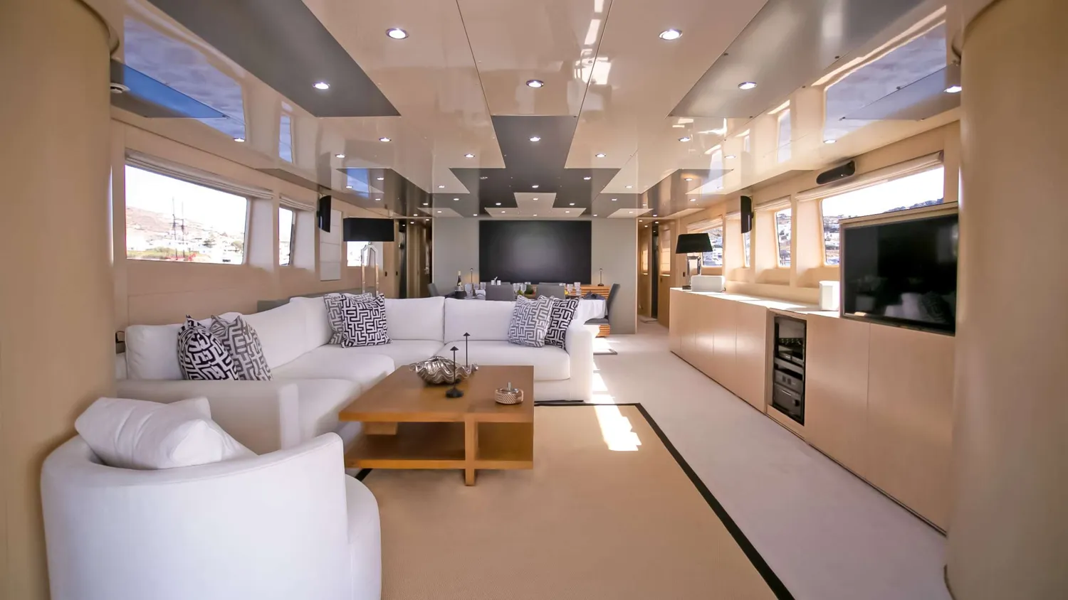 yacht-586490