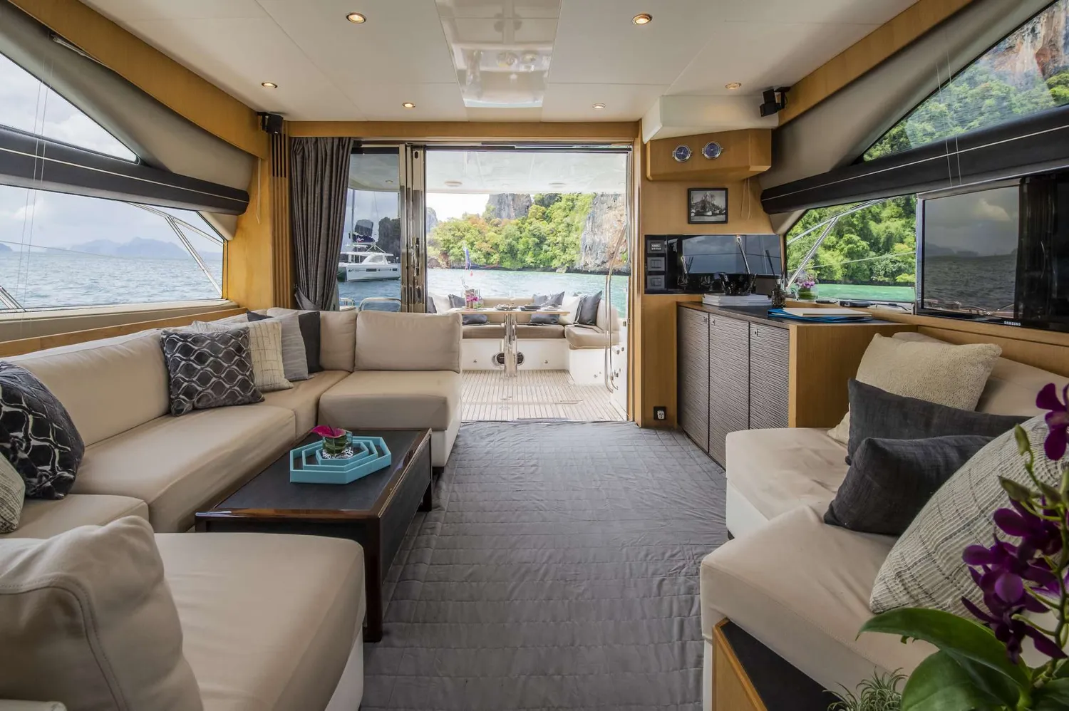 yacht-586827