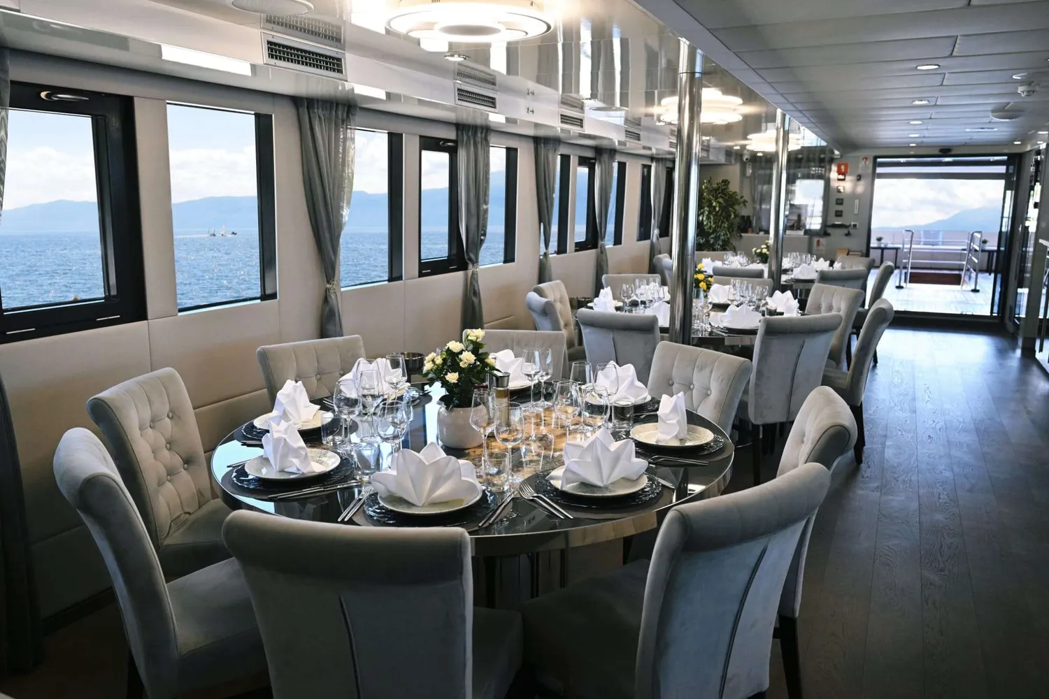 yacht-560603
