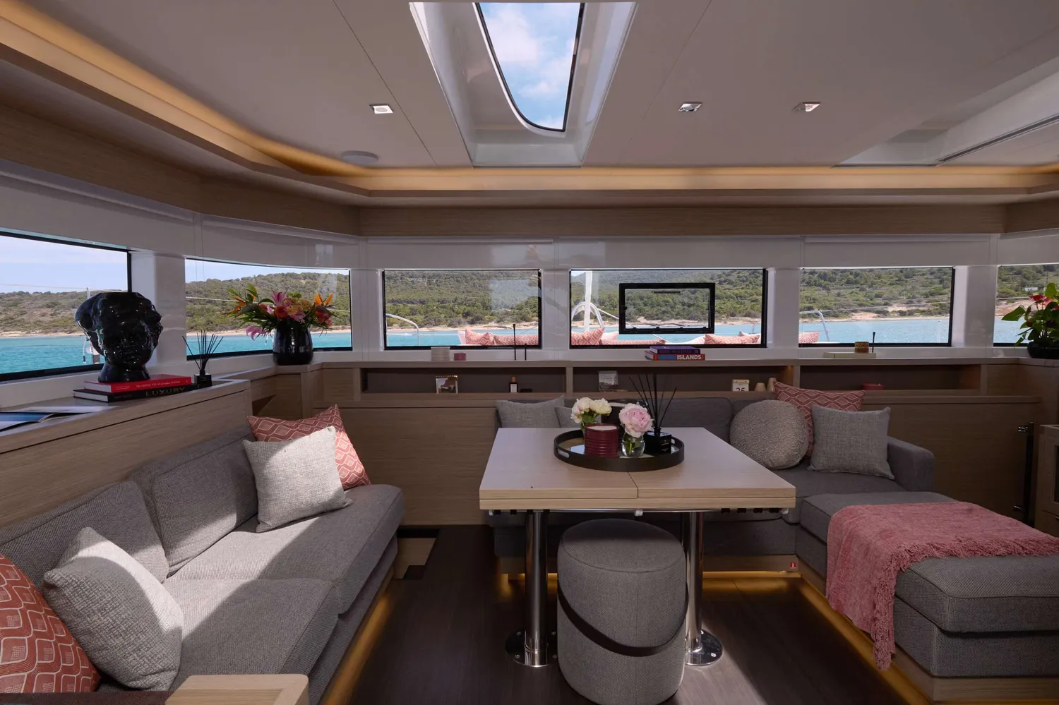 yacht-588845