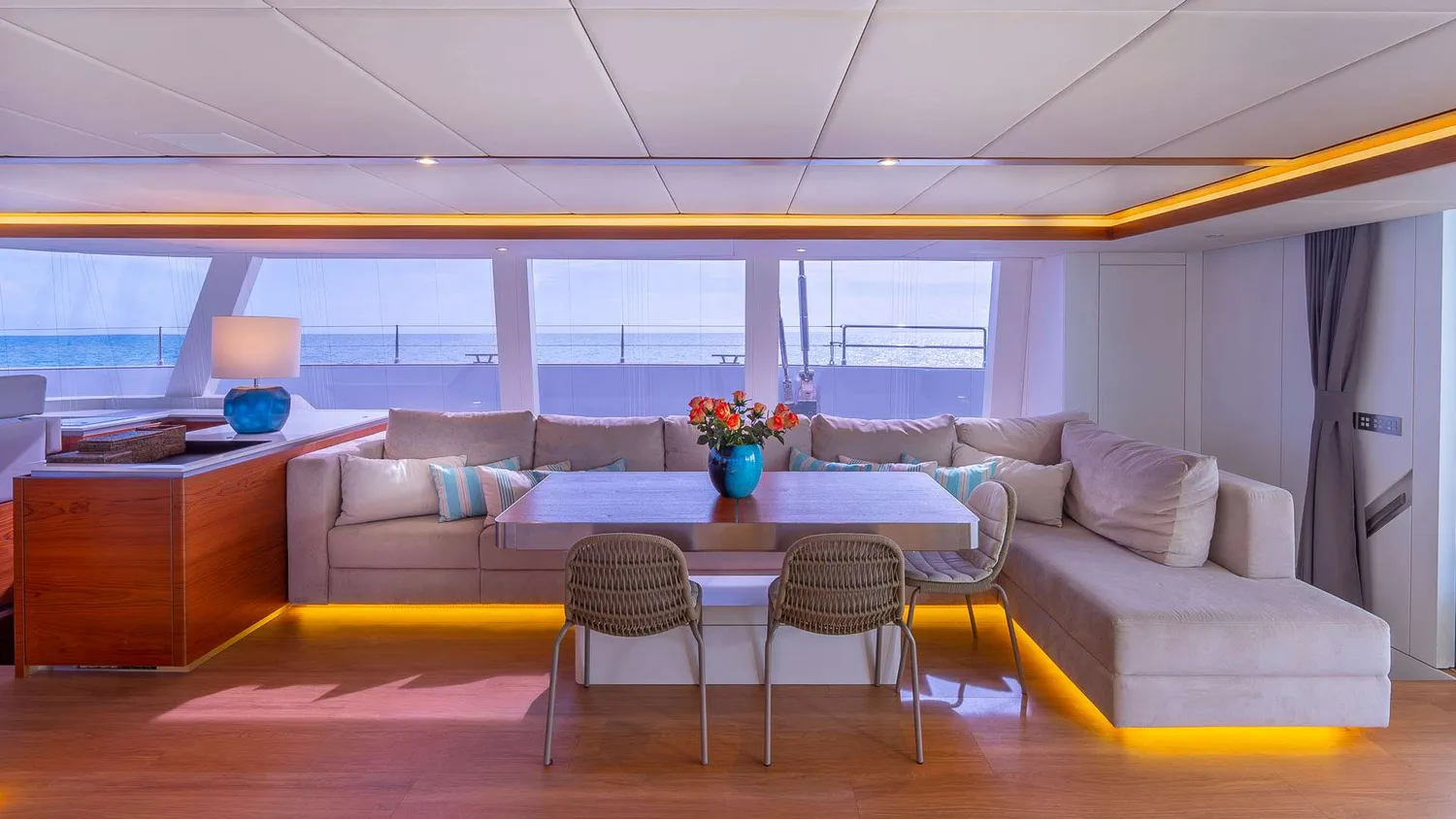 yacht-580410