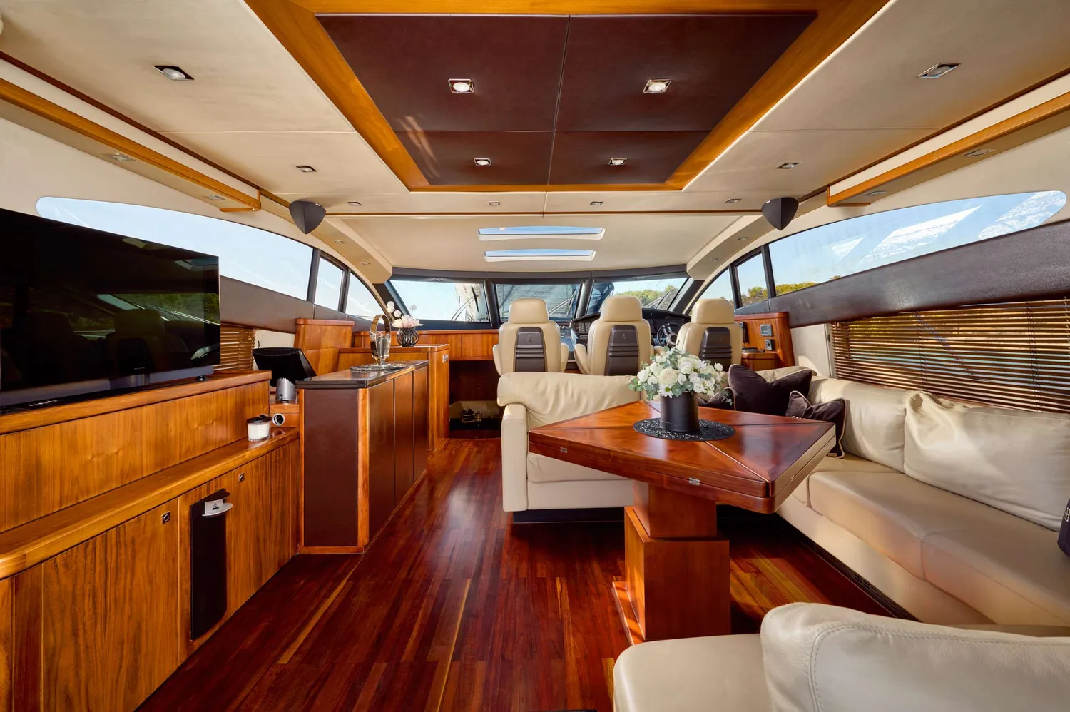 yacht-587993