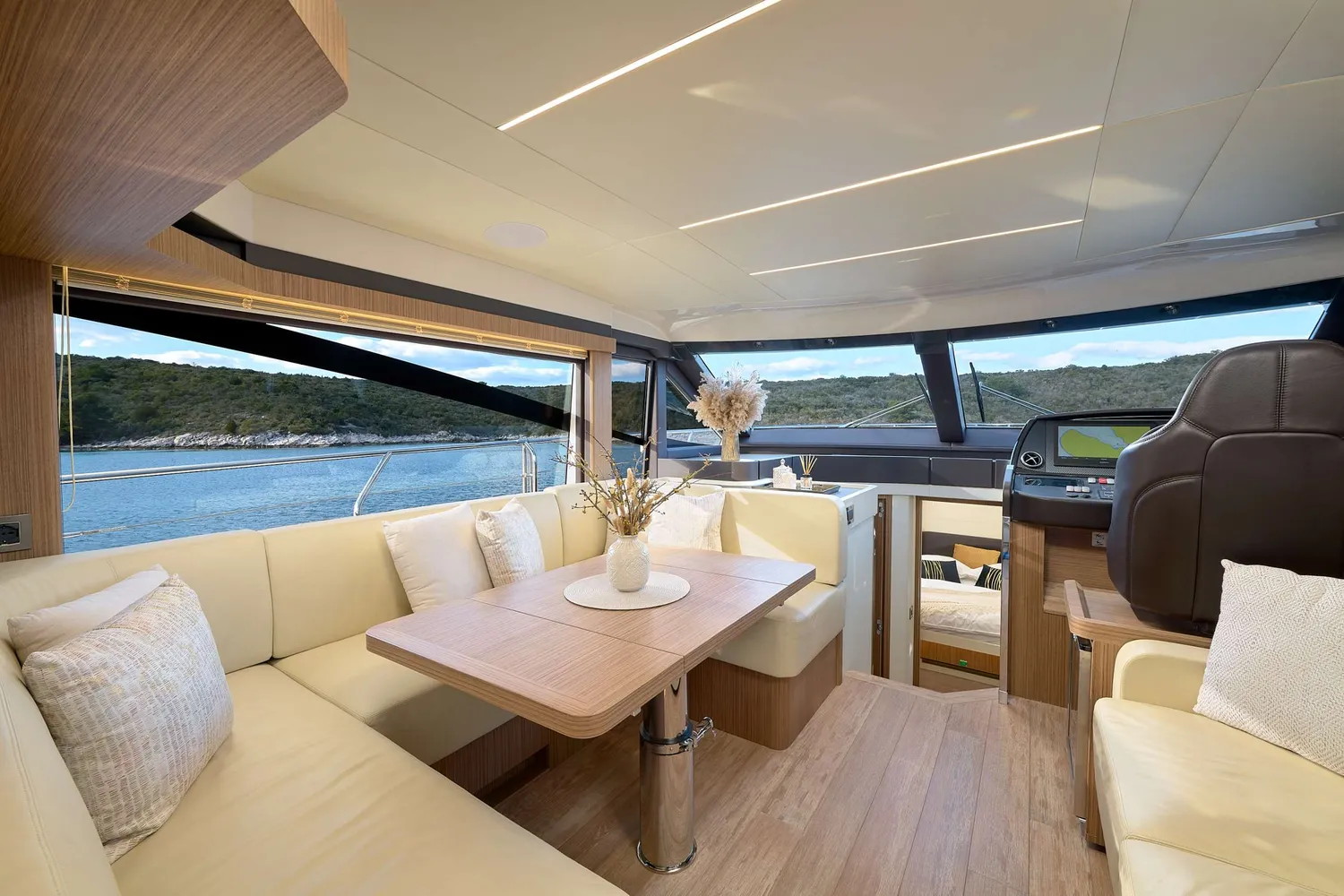 yacht-550818