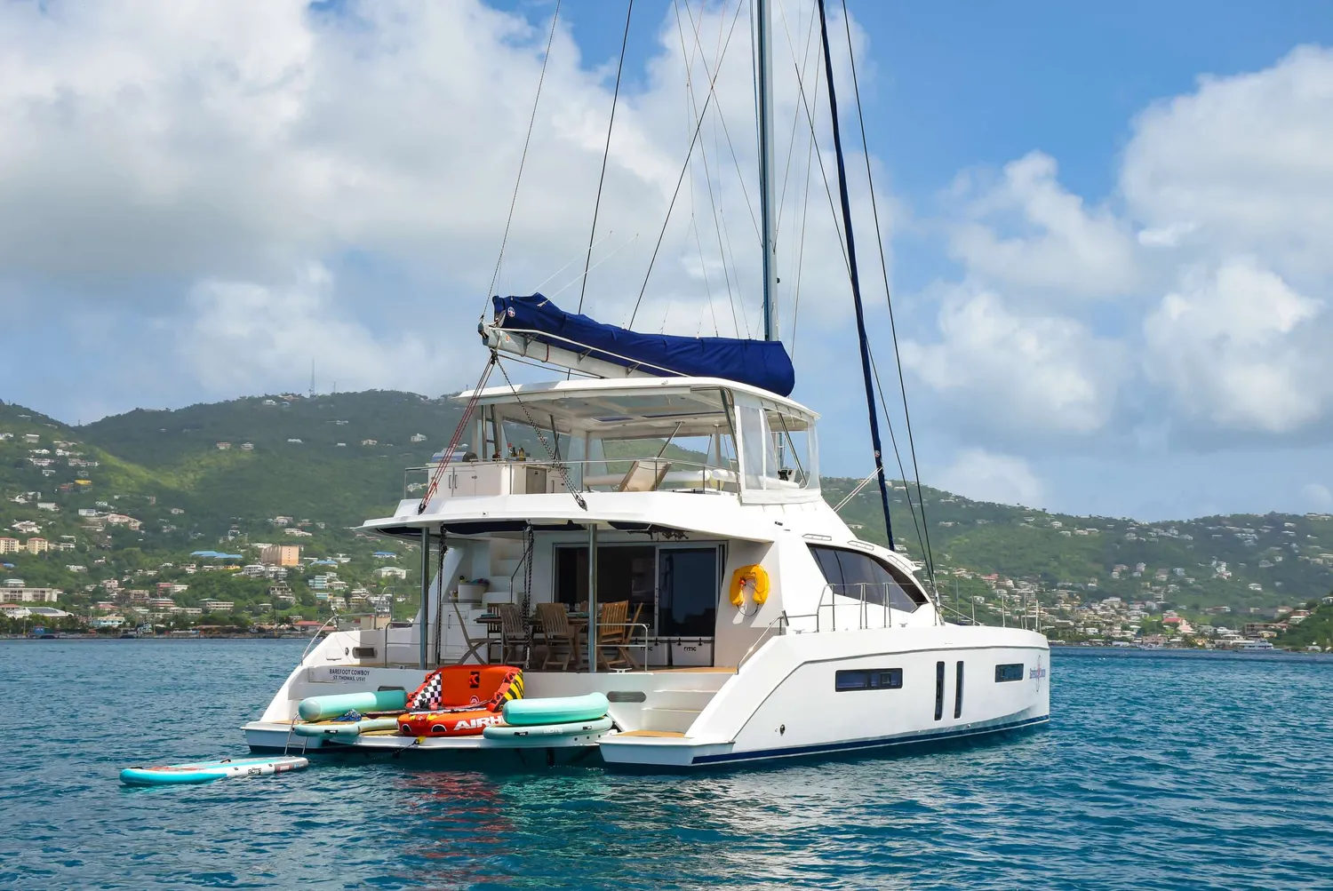 yacht-596993