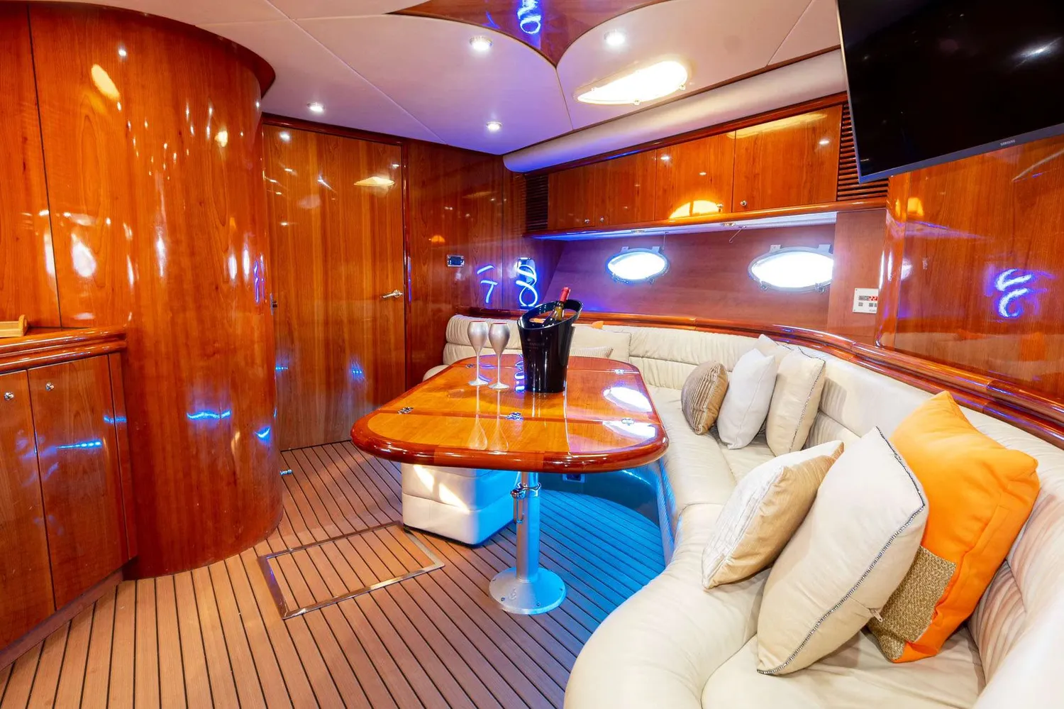 yacht-567276
