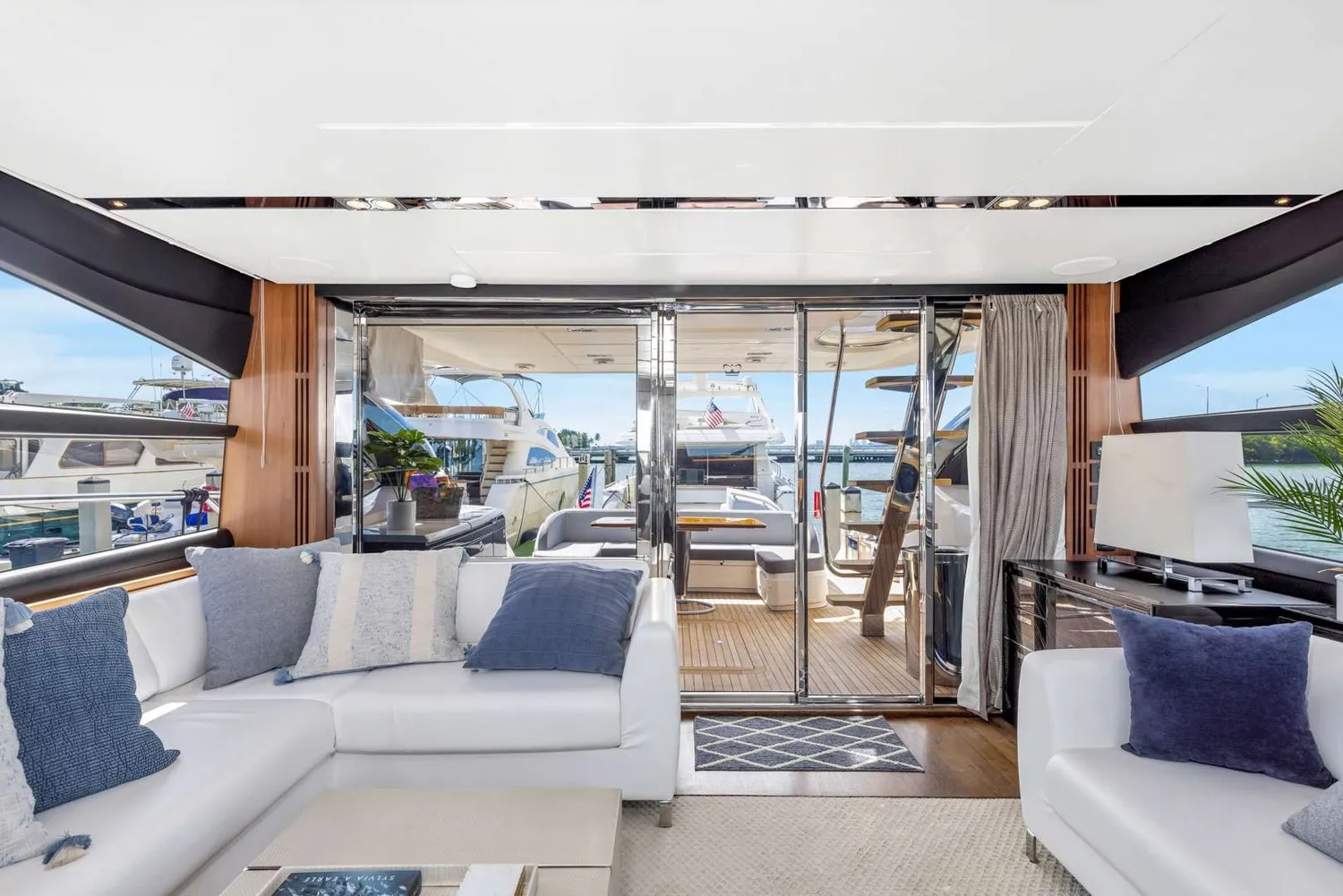 yacht-560808