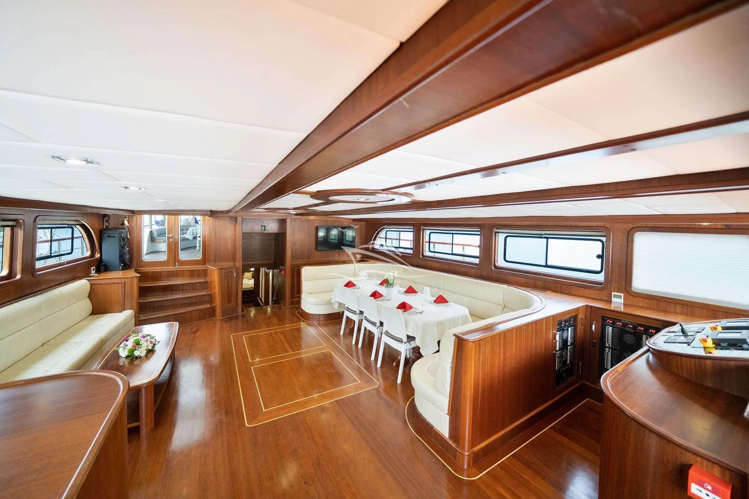 yacht-576054