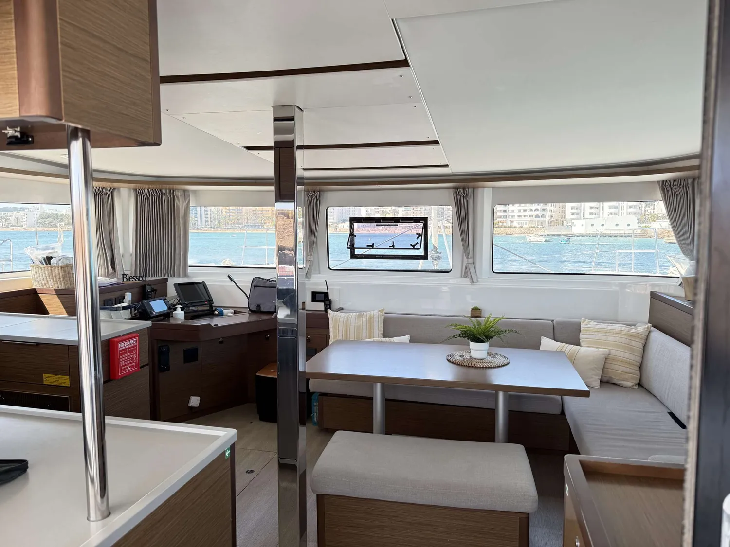 yacht-575489