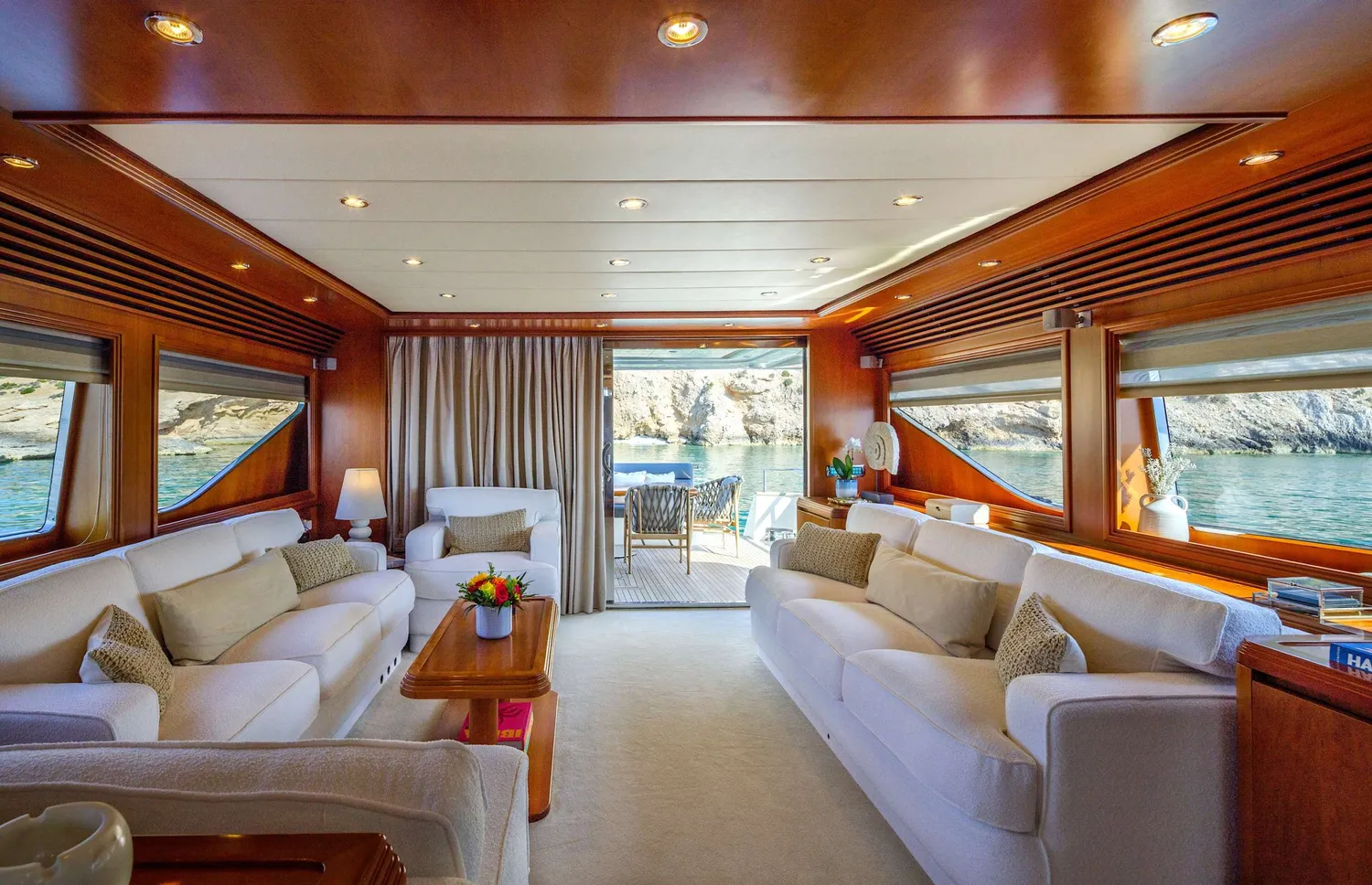 yacht-585340