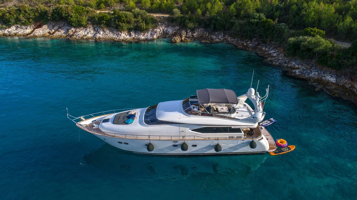 yacht-578936
