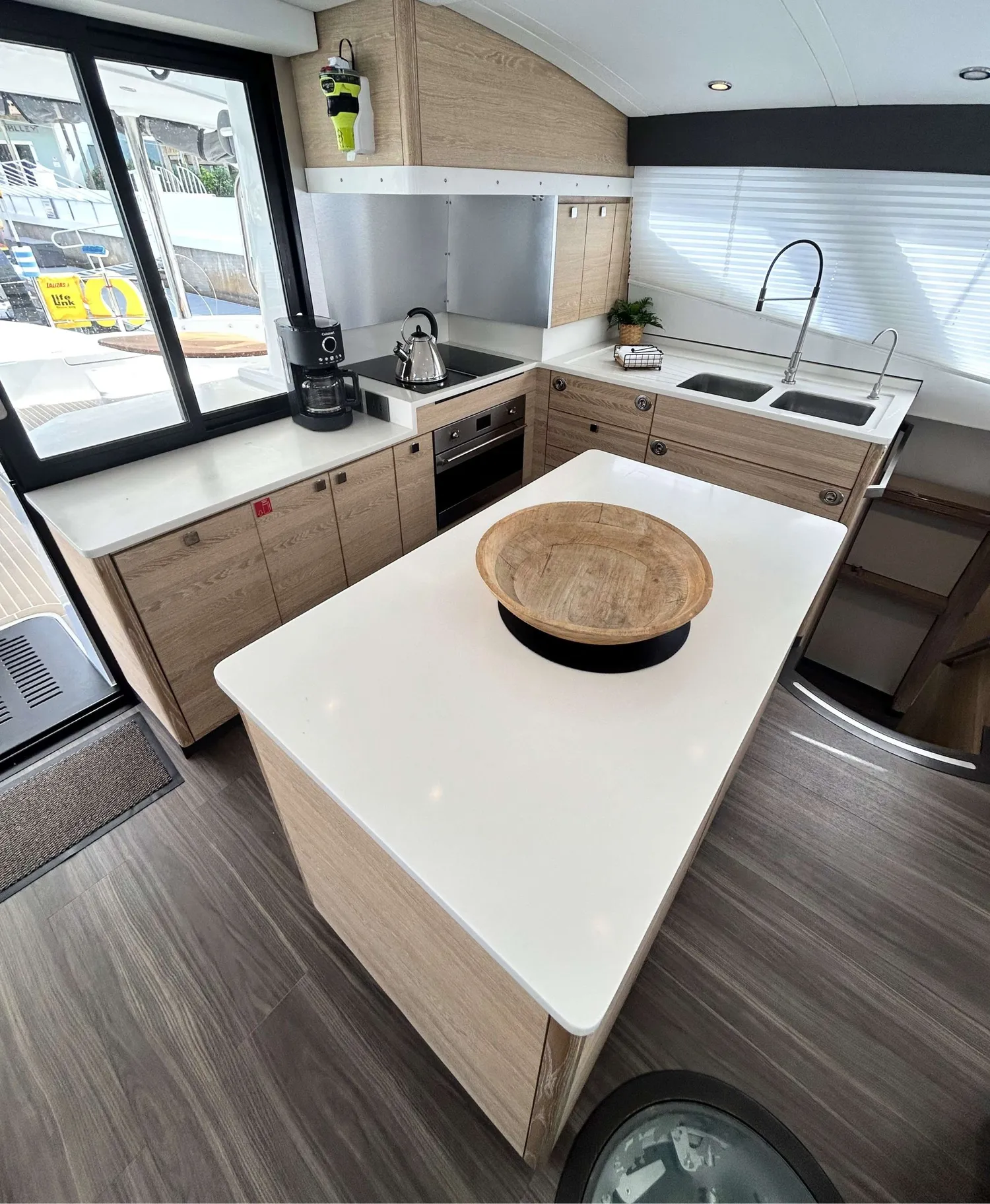 yacht-567038
