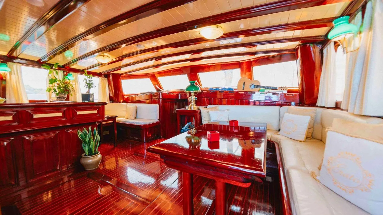 yacht-588245