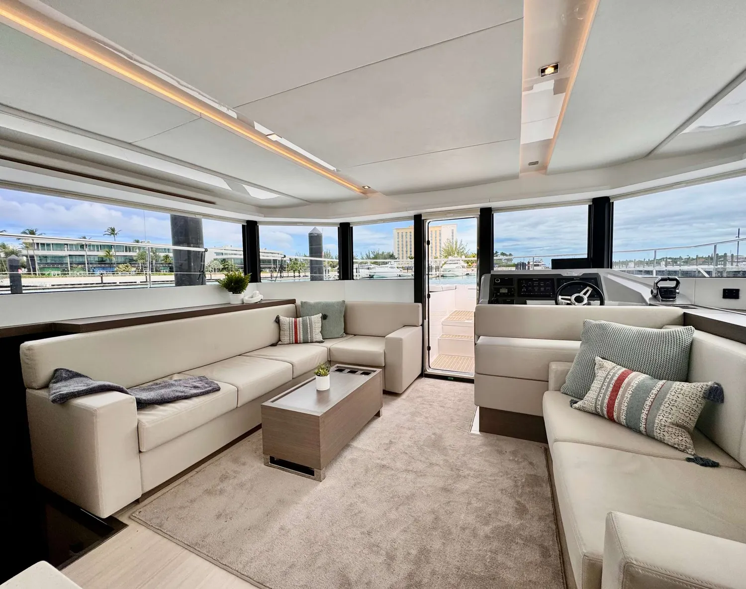 yacht-560518