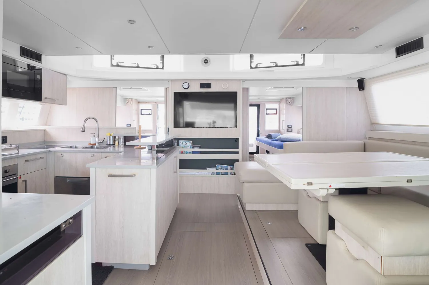 yacht-580978